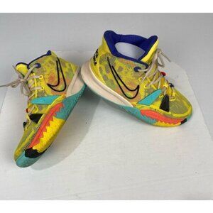 Nike Kyrie 7 \'1 World 1 People\' Yellow Strike CT4080-700 Men\'s 6.5Y Y2K Hip Hop Nike Kyrie 5 SpongeBob Shoes Sz 2Y Sneakers | Mercari main image 4